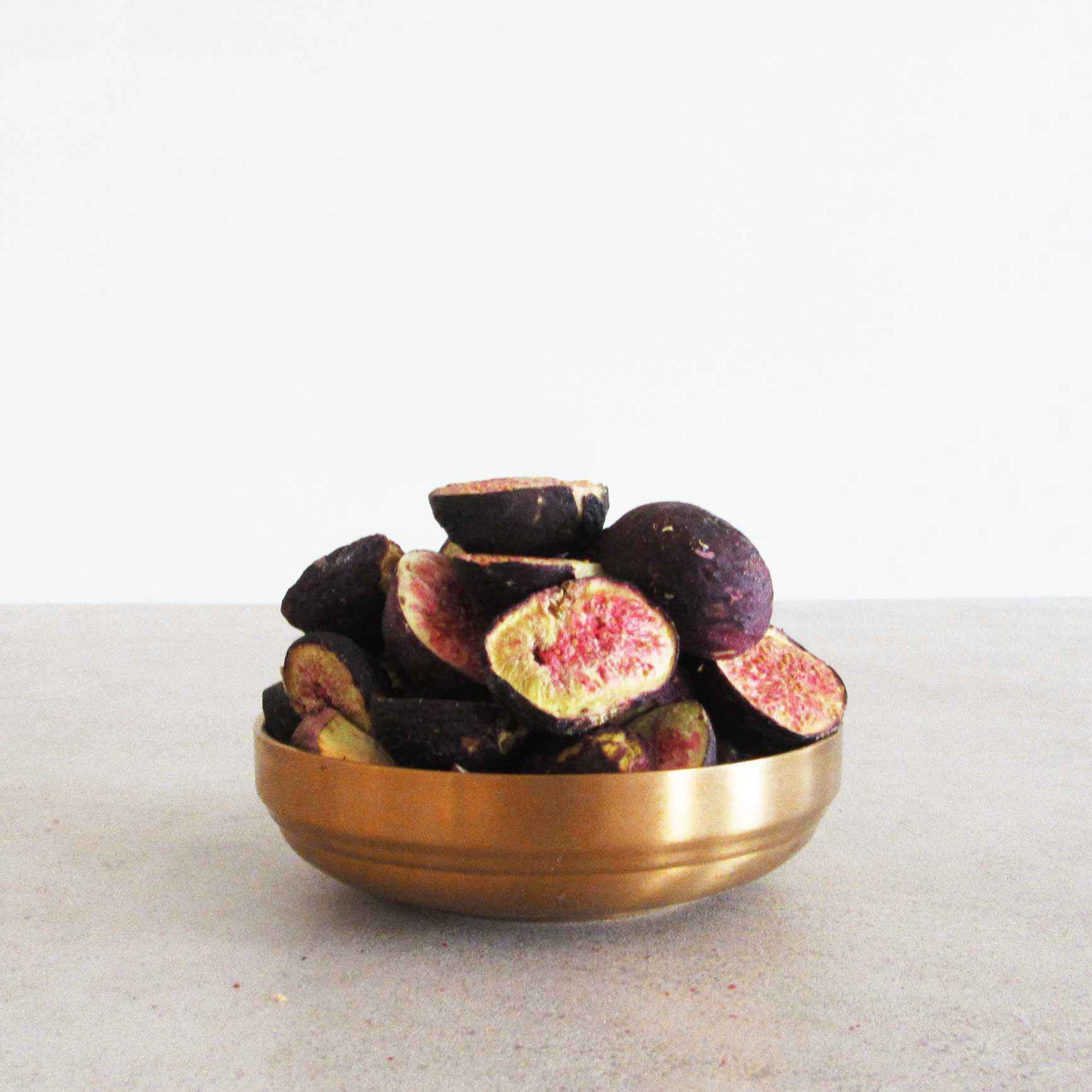 انجیر سیاه خشک پفکی فریزدرایر